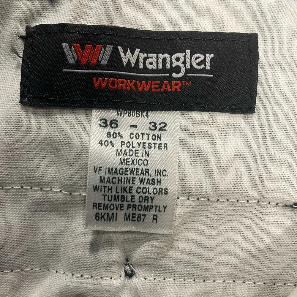 Men's Wrangler Workwear Pants 36x32 Black Cargo Relaxed Fit NWT